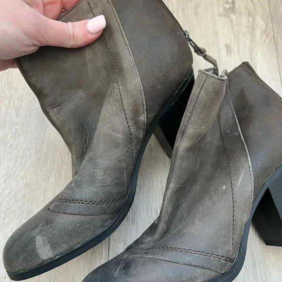 Bar III Booties size 6 - Picture 4 of 5